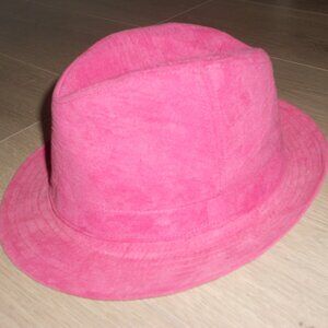 Suede-like pink hat